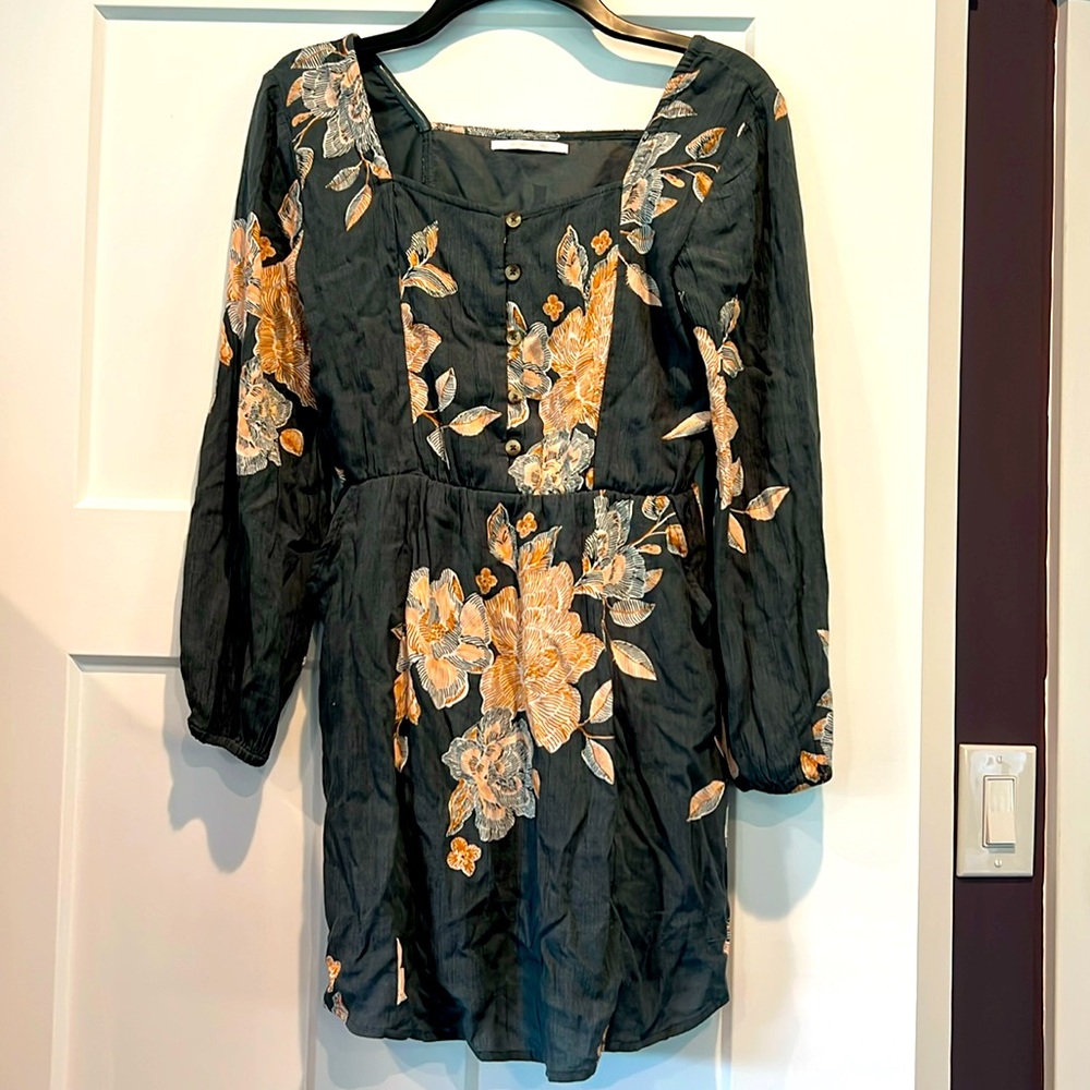 O’Neil surf dress tropical 3-4 quarter sleeve elastic waist button detail